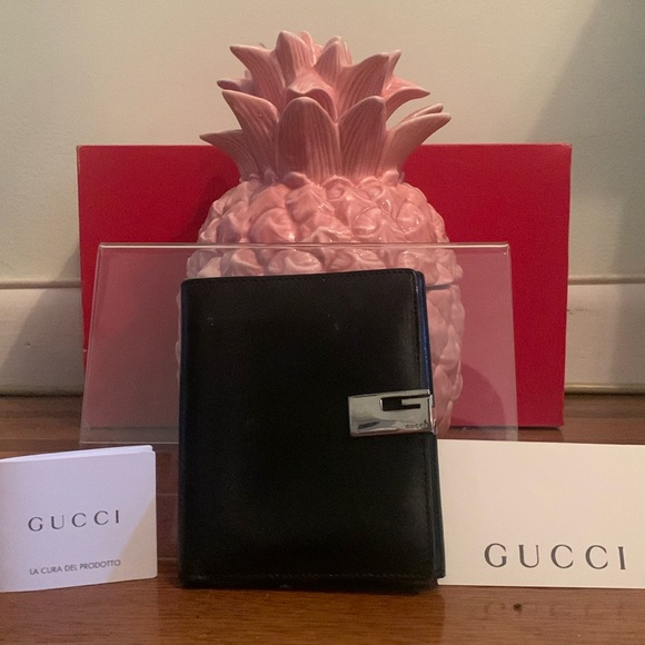 Gucci Handbags - 🔥Auth. Gucci leather compact wallet🔥